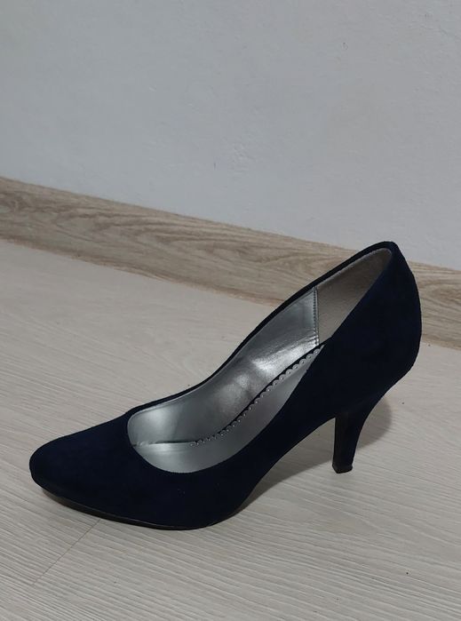 Pantofi marimea 38