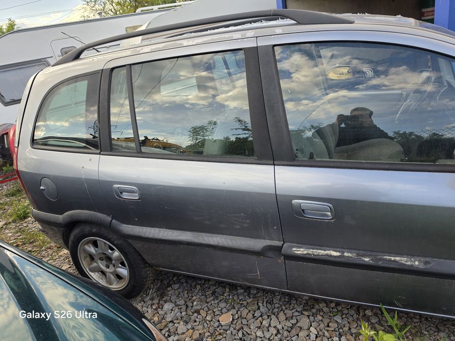 Opel Zafira 1.6i 2000 г
