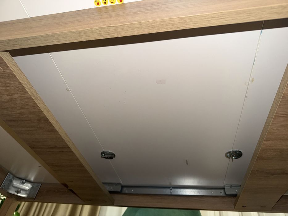 Vand masa extensibila 160-200 pe 90 cm. Alb cu picioare maro deschis