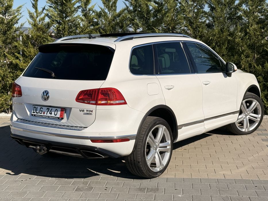 Volkswagen Touareg R-Line  • 2016 •3.0 TDI • Full • Panoramic • Perne •Distronic • Lane/side/front assist •Keyless •Lumini ambientale • Camere 360 •