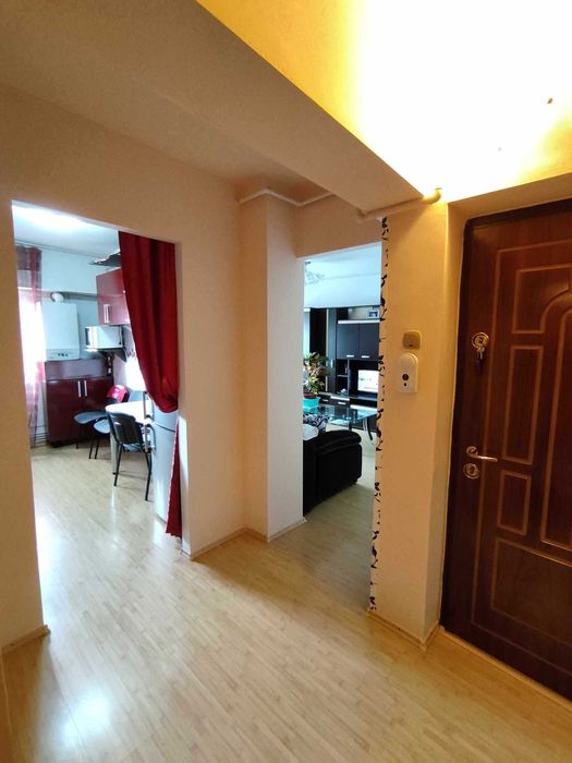 Vand apartament 3 camere