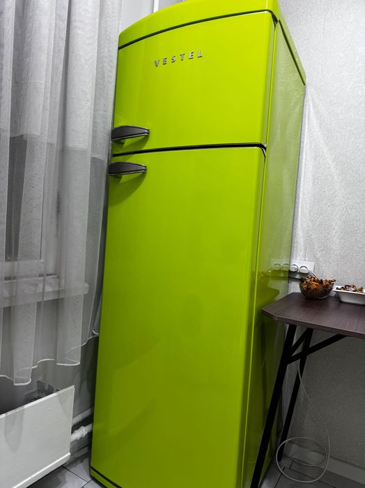 Холодильник Vestel