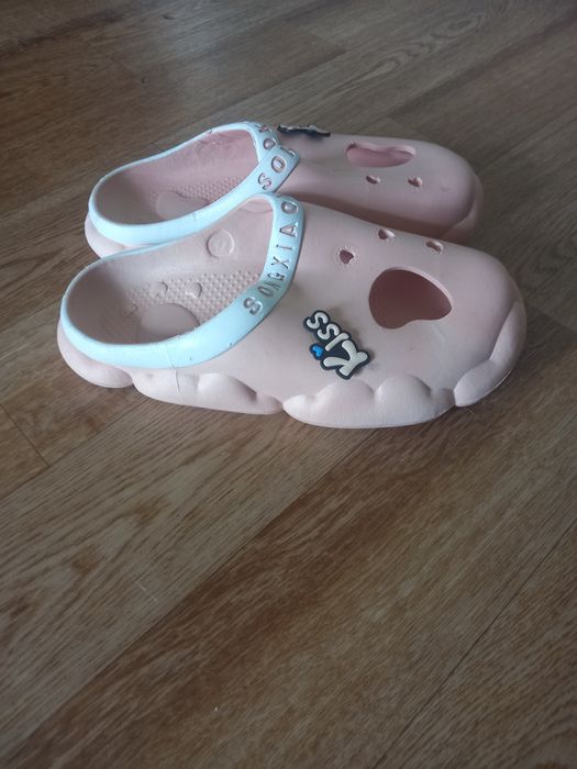 Продам новые сабо-шлёпки. 38 размер.