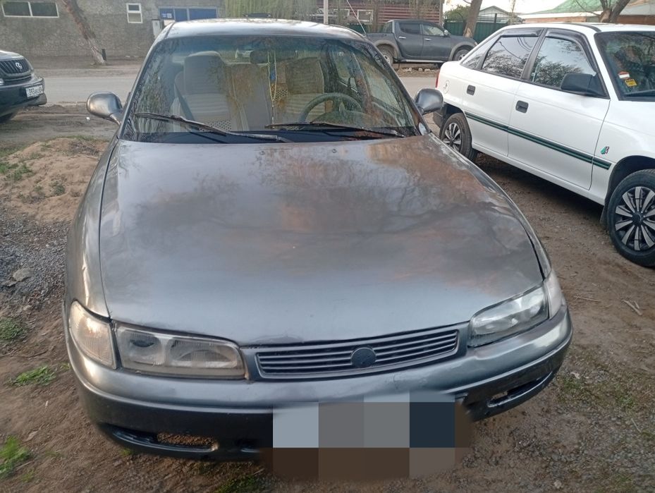 Продам машину mazda 626 Кронос девяносто шестой год.