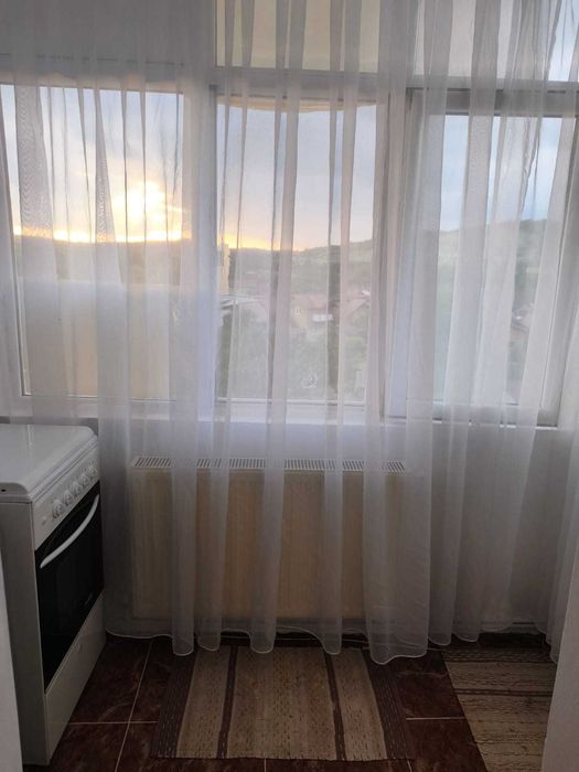 Apartament 3 camere de închiriat