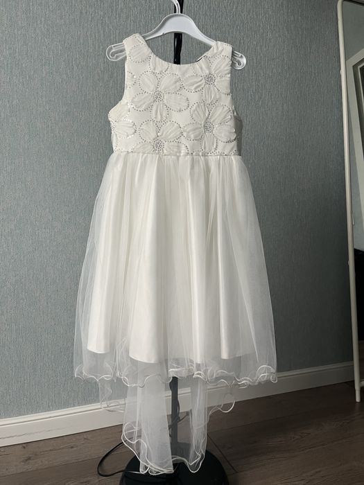 Детское нарядное платье 122