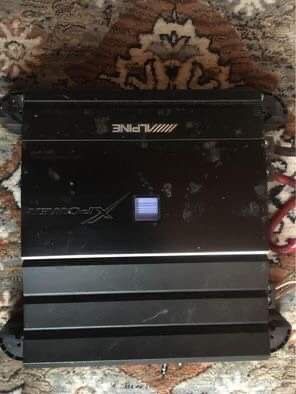 Subwoofer Alpine + amplificator Alpine + cabluri