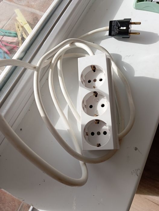 Разклонители, два броя, добро запазено състояние