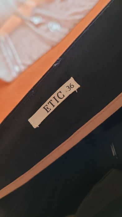 Vand pantaloni Etic marimea 36 culoare negru