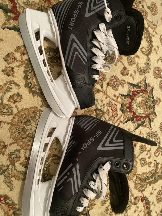 Коньки в хорошем состояние