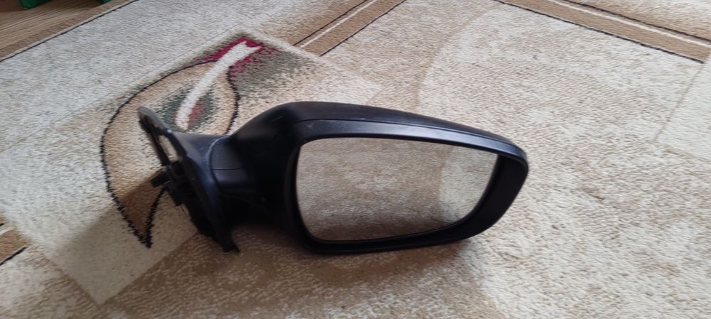 Зеркала на Хундай акцент 12 год