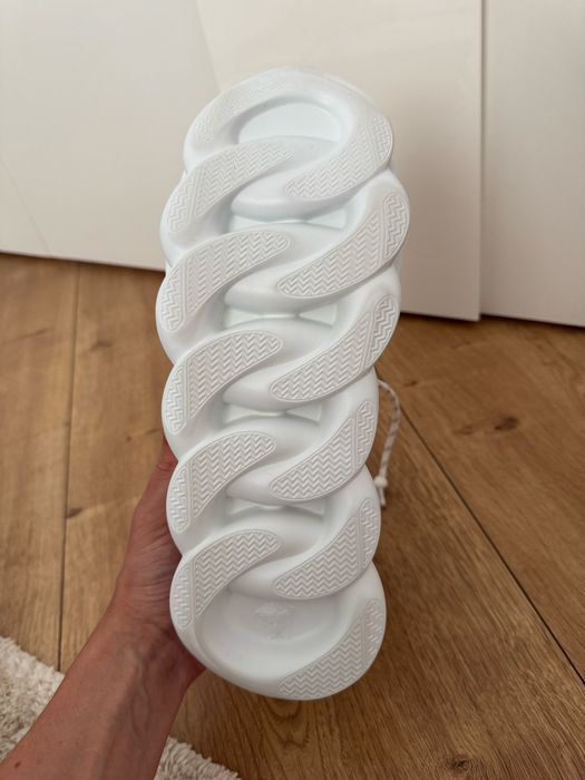 Versace Chain Reaction White 44