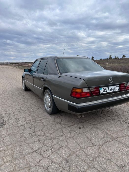 Продам Мерседес Е-260/124 кузов