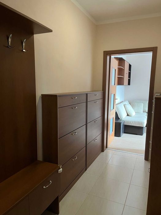 Дава под наем компактен тристаен апартамент в кв. Лозенец