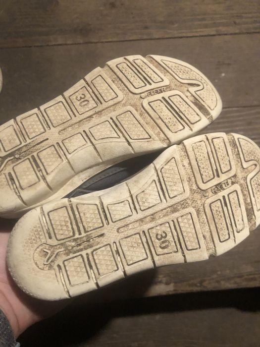 Vand adidasi Newfeel, nr 30, stare foarte buna