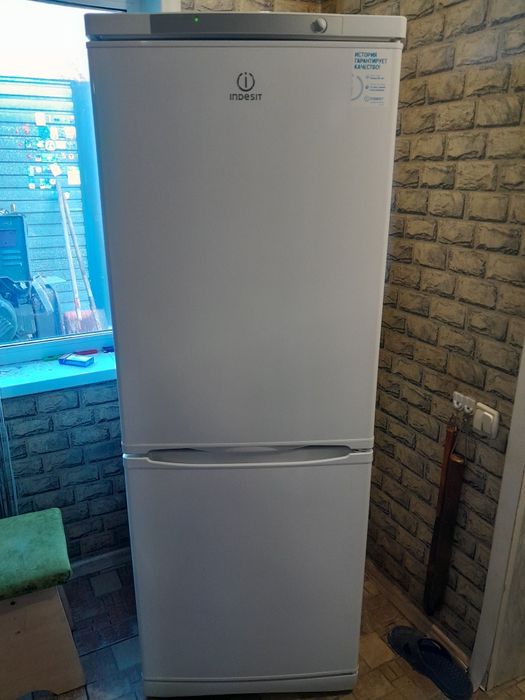 Продам холодильник б/у 46000