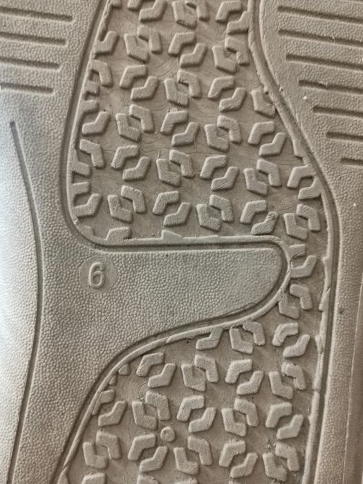 Обувки нови 38 номер