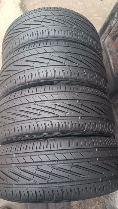 195/45/16 Uniroyal