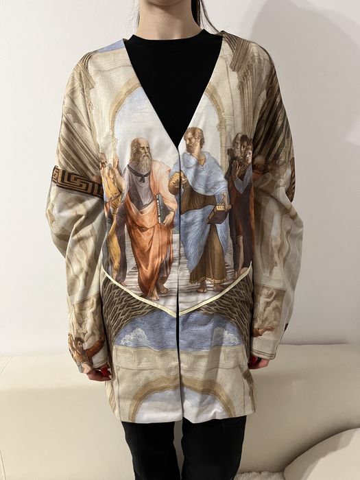 Piesa vestimentara unica, imprimeau Pictura de Rafael