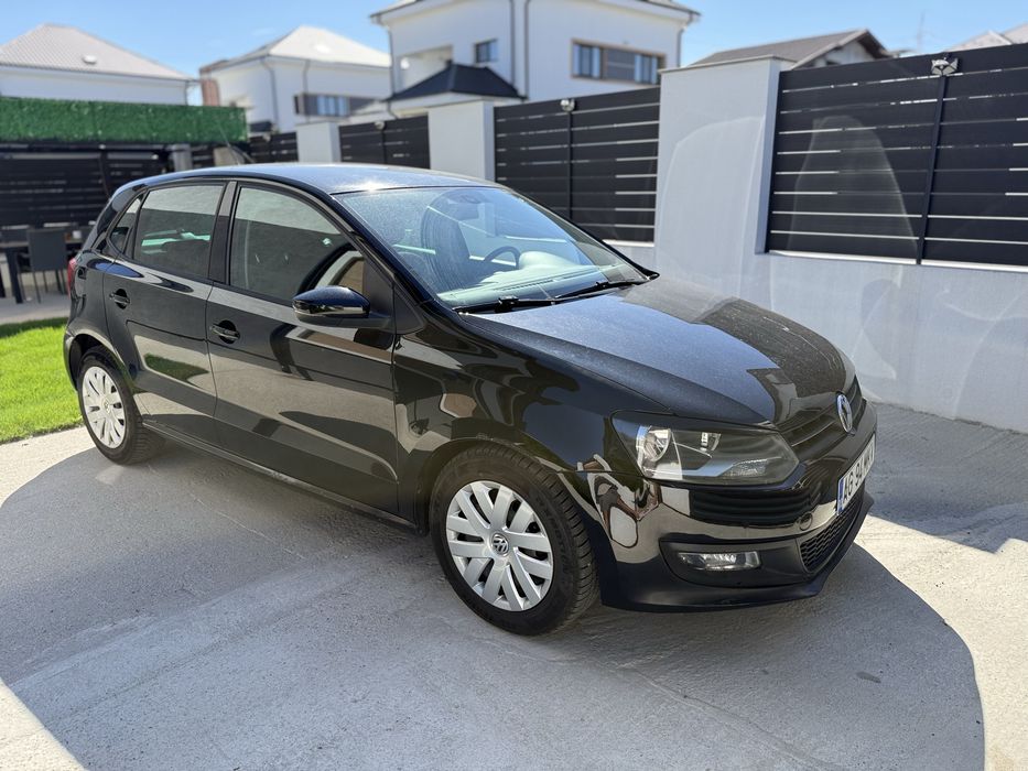 VOLKSWAGEN Polo