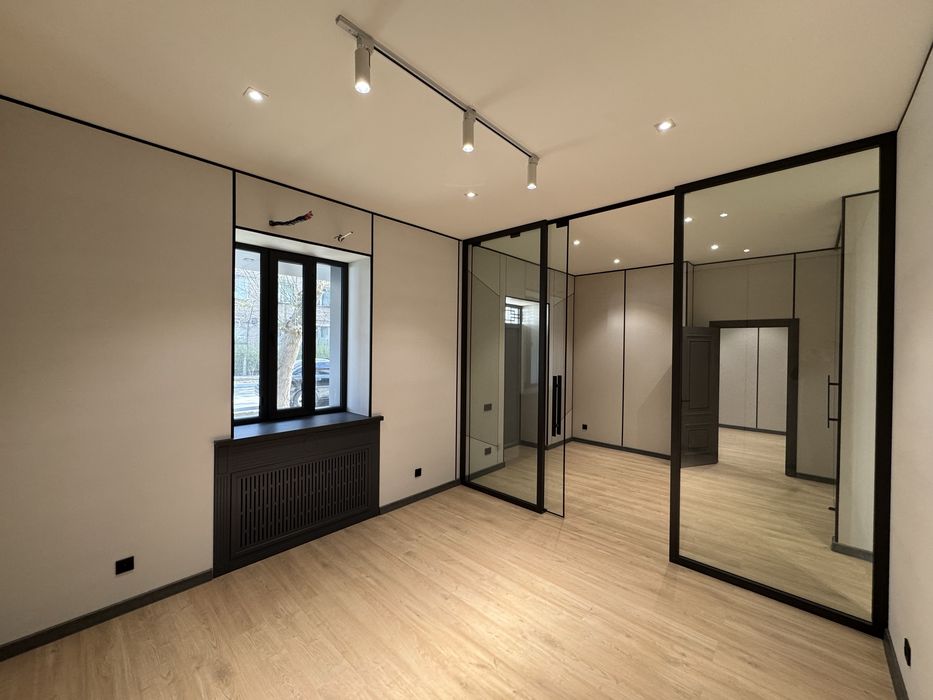 Продается офис рядом с ТЦ NEXT, вторая линия, 100 кв.м., 2 уровня