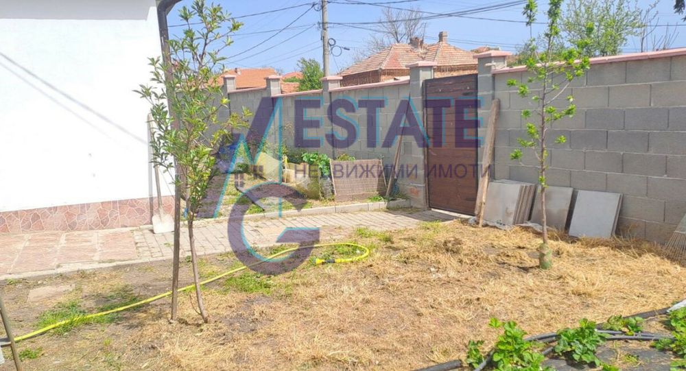 Едноетажна тухлена къща в с. Тънково, на 7 км от Слънчев бряг