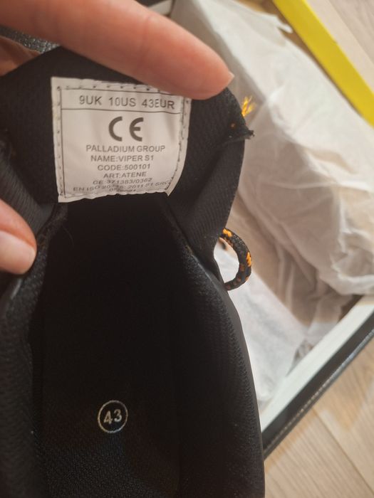 Bocanci protecție,noi,cu eticheta,nr 43