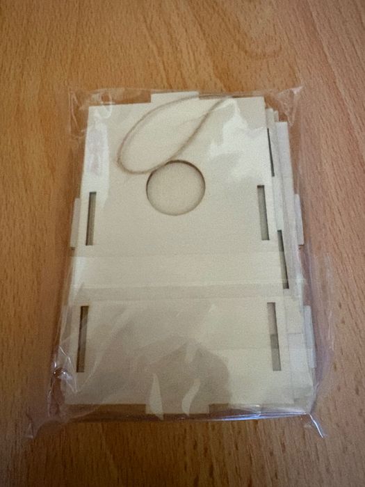 Дървена къщичка за сглобяване и оцветяване