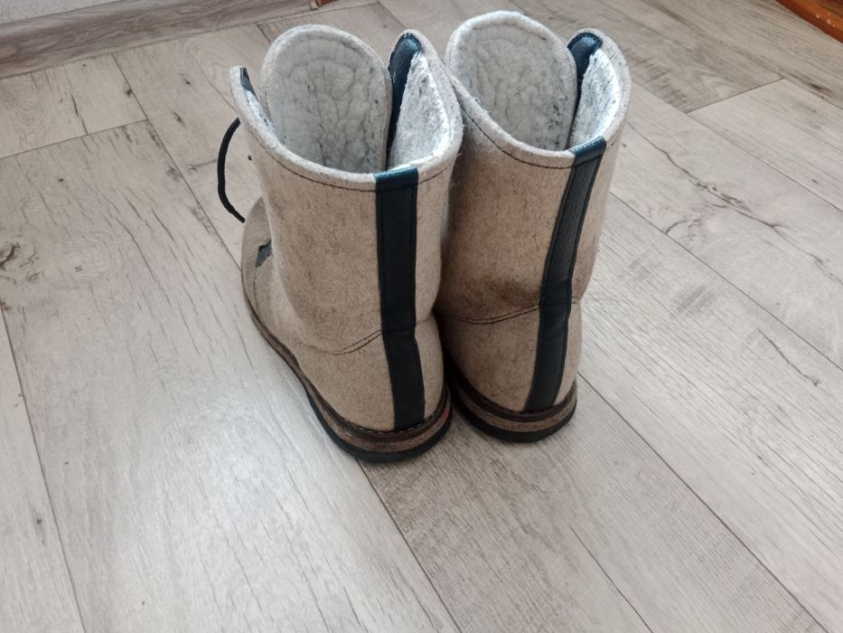 Продам зимнюю обувь