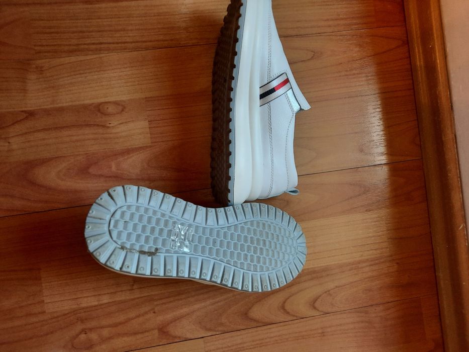 Mocasini albi măsură 38