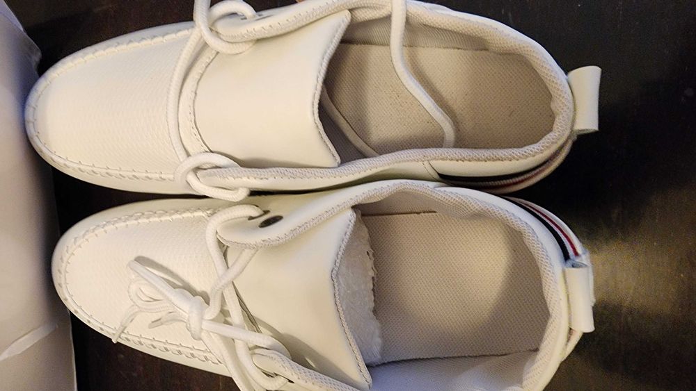Pantofi albi casual