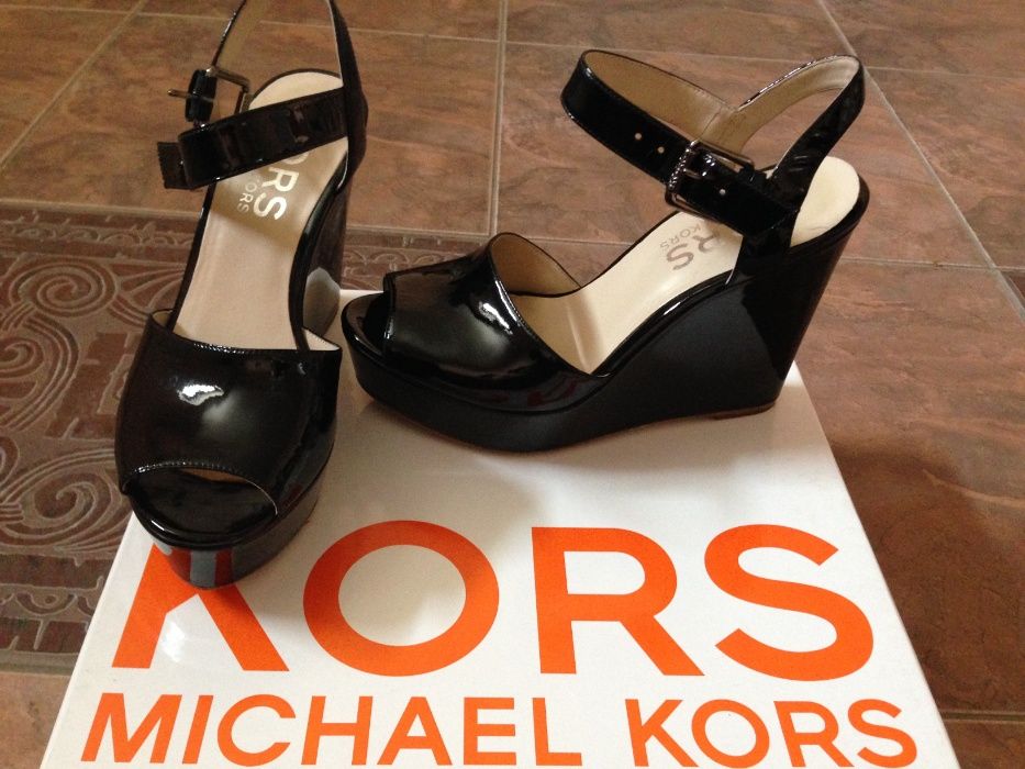 Сандалии Michael Kors