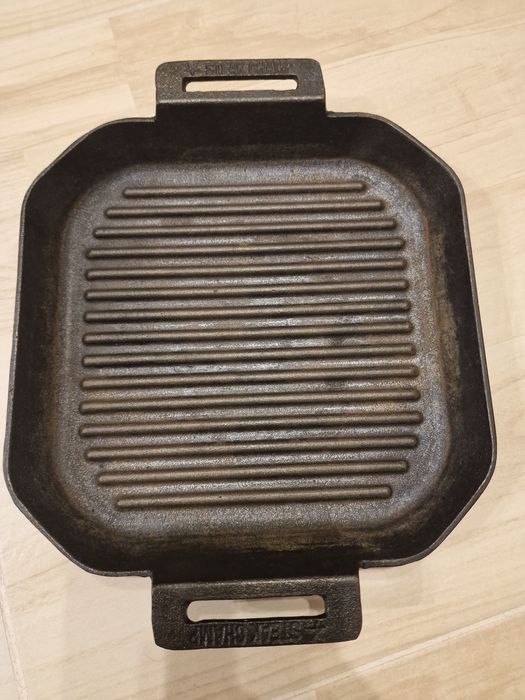 Чугунен тиган оребрен