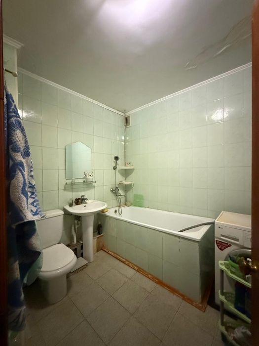 Продам 2хком квартиру район Парка Победы.