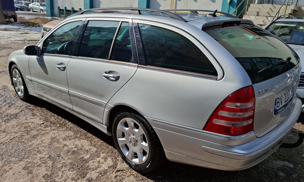 Vând mercedez  din 2004