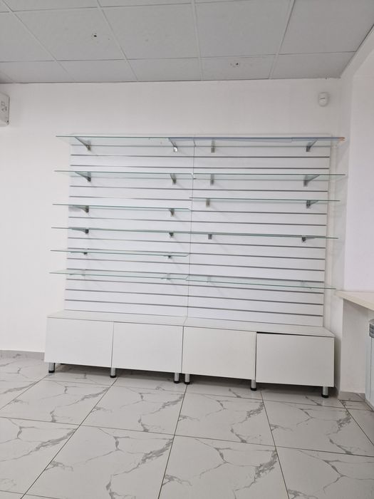 Продаётся..Стеллажи по 7.000тг Стойки с держателями по 10.000тг.