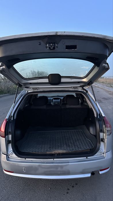 Продам автомобиль Nissan Wingroad y11