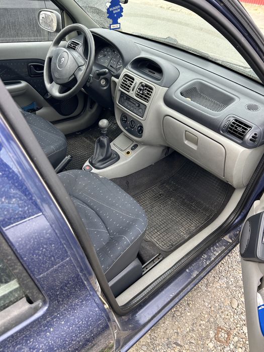 Renault Clio (Berlina) 1.4 Benzina 75 cp - Aer Conditionat