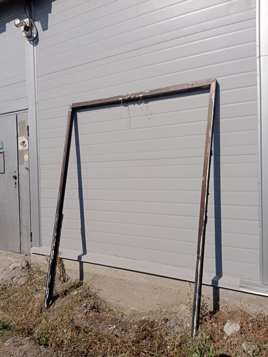 Продам алюминиевый дверь