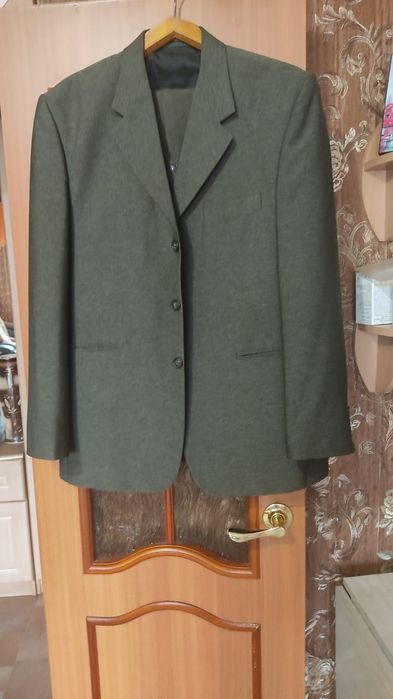 Продам костюм мужской