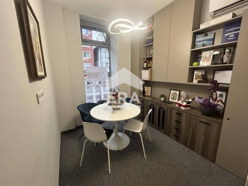 Дава се под наем Магазин в София, Център - 95 кв.м за 1695.24 € - Снимка #8