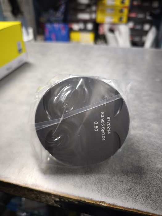 Поршня BMW M50 ванус 0.50 ремонт