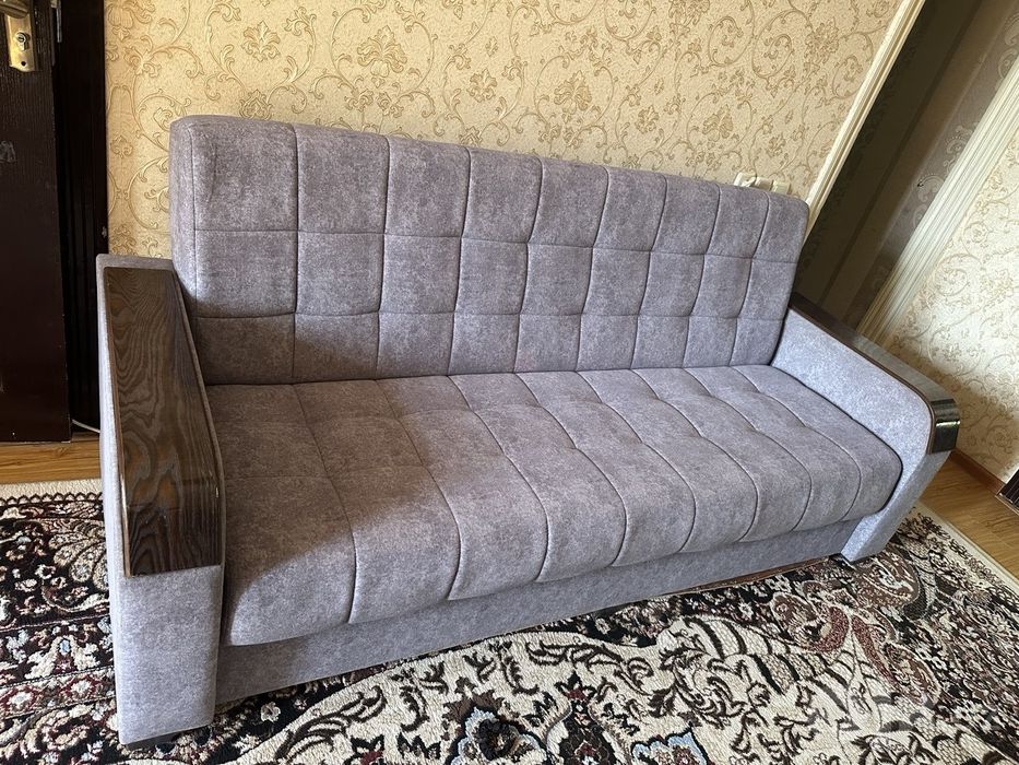 Divan srochna sotiladi