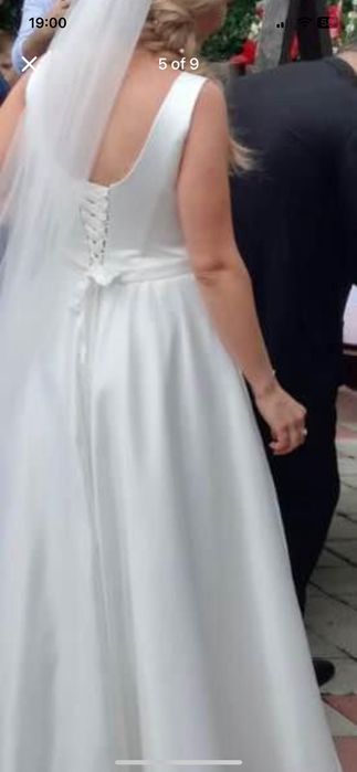 Rochie mireasă+voal+pantofi+buchet crini artificiali