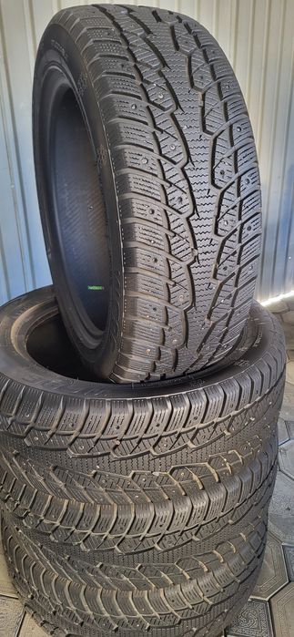 Зимняя резины  GOODYEAR на 225/70/16   в комплекте хорошом состояни