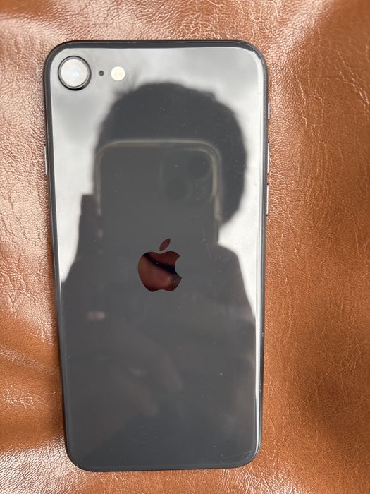 продам iphone se 2022