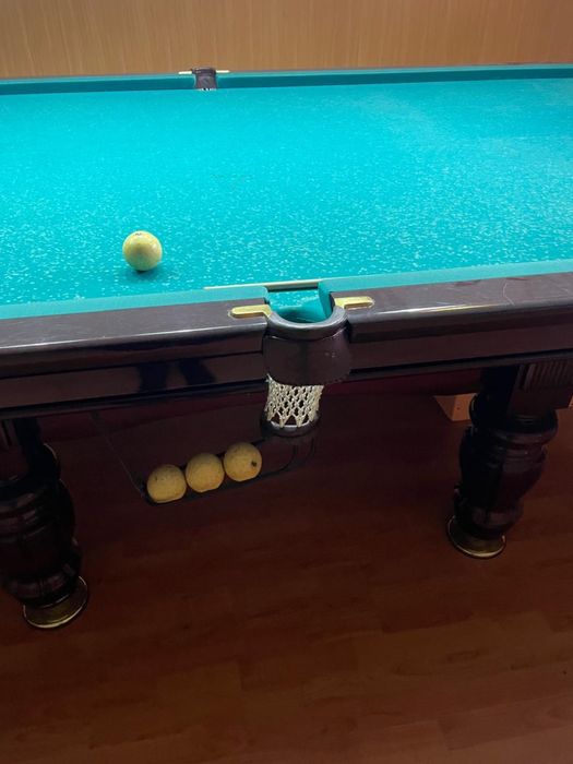 Бильярдный стол