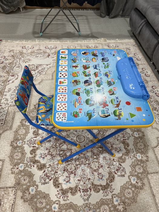 Детский стол и стульчик