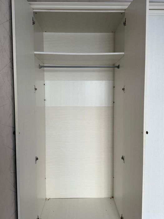 продам шкаф трехдверний