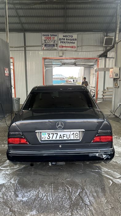 Мерседес е 200 хорошем состояние